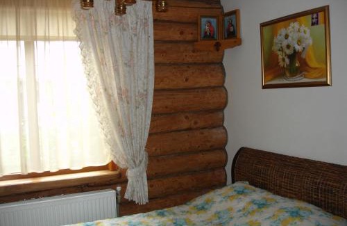 Pochaiv House | Смерекова хата