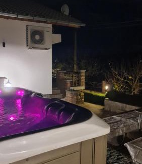 Kyustendil Villa | СПА къща за гости Каза Роза - Swiss Style Chalet Casa Rosa SPA Guest House