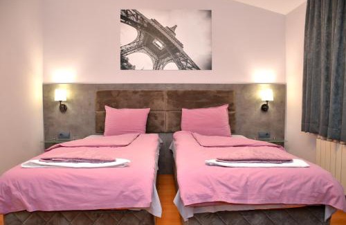 Devin House | Стаи за Гости Тони и Крис