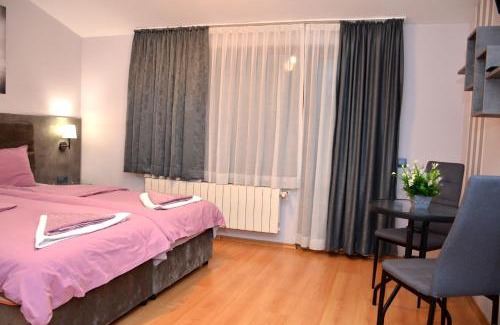 Devin House | Стаи за Гости Тони и Крис