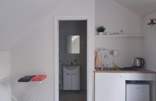 Zrenjanin Apartment | Сјајни лешник