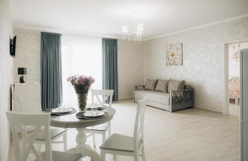 Karolino-Bugaz Hotel | Три Слона