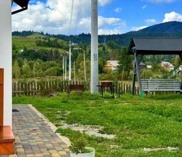 Vorokhta Cabin | Іній