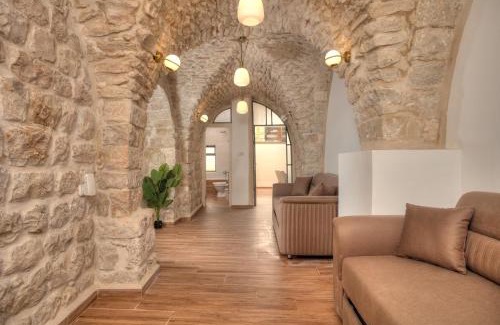 Safed Old City Apartment | אבן חן