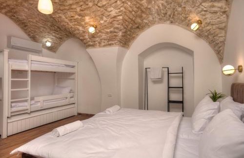 Safed Old City Apartment | אבן חן