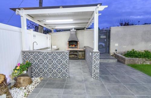 Shomera Villa | אחוזה על המים - וילה יוקרתית עם בריכה מחוממת וג'קוזי - Luxury 5 Bedroom villa with heated pool and jacuzzi