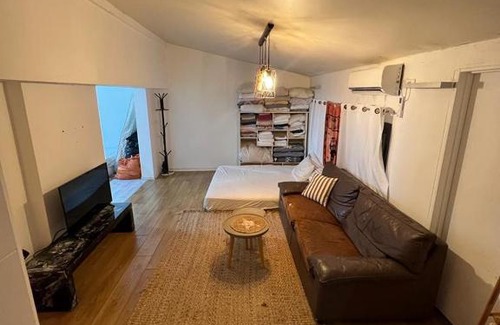 Herzliya Pituach Villa | בהרצליה פיתוח וילה פרטית עם בריכה וג׳קוזי