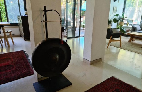 Herzliya Pituach Villa | בהרצליה פיתוח וילה פרטית עם בריכה וג׳קוזי