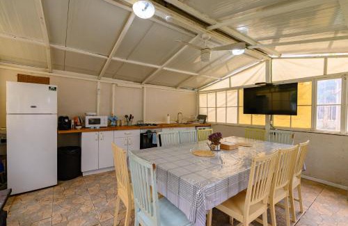 Goren Cabin | בקתות בצל הגפן