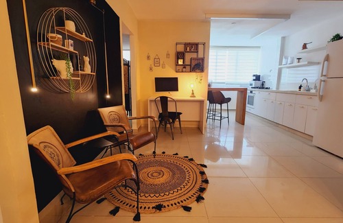Ashdod Apartment | דירה נעימה מאובזרת ומעוצבת אדריכלית
