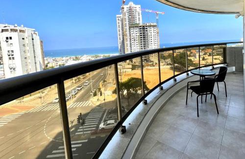 Ashdod Apartment | דירת נופש יוקרתית עם נוף לים 4 חדרים