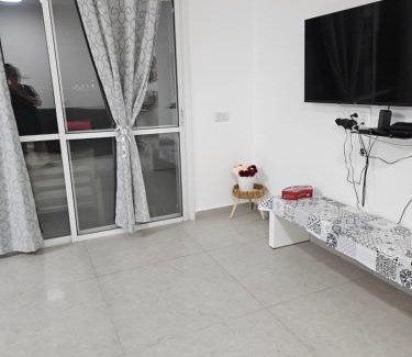 Arad Cabin | חצבים על הואדי