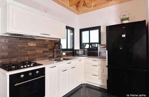 Mishmar HaYarden Villa | מאיורי בוטיק - וילה מקסימה עם בריכה פרטית ונוף מהמם למשפחות בלבד