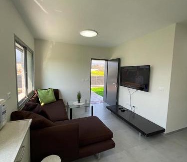 HaGoshrim House | משהו בהגושרים- אירוח בגליל ,מכבדים את שובר המילואים