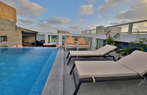 Nahariya Apartment | פנטהאוז 125 - פנטהאוז, דירת אירוח וגג מהמם לאירועים עם בריכה וגקוזי