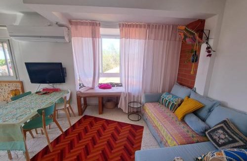Kfar Vradim Apartment | צימס - דירת אירוח בגליל עם מרפסת