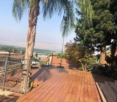 Qiryat Shemona Apartment | צימר נוף להרים