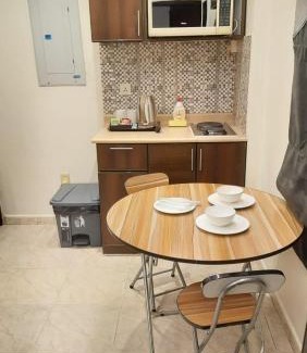 Al Jubail Hotel | بناية خليفة للشقق المخدومة