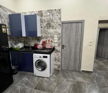 Al-'Atarin Apartment | زافيرو محطه الرمل للعائلات فقط - families only