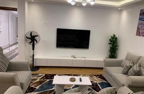 Agouza Apartment | شارع لبنان - المهندسين - القاهرة مصر