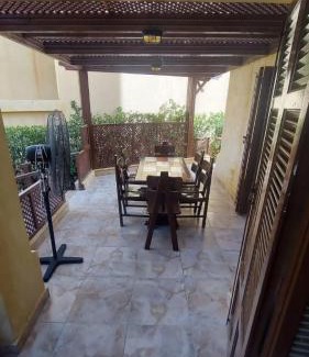 Borg el Arab Ski Chalet | شاليه أرضي استمتع بالخصوصية والراحة في موقع مميز