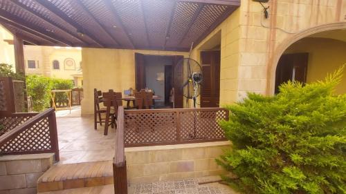 Borg el Arab Ski Chalet | شاليه أرضي استمتع بالخصوصية والراحة في موقع مميز