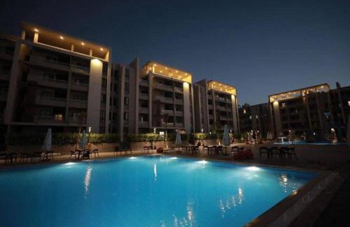 Borg el Arab Ski Chalet | شاليه عائلي في قرية جراند هيلز طابق أرضي بحديقة خاصة غرفتين نوم وريسبشن واسع