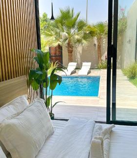 Al-Hofuf Hotel | شاليه فندقي غرفتين نوم مسبح وبانيو