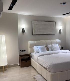 Al Khobar Apartment | شقة فاخرة بثلاث غرف نوم وصالة
