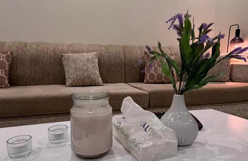 Hera Street Apartment | شقة من غرفتين وصالة ومطبخ