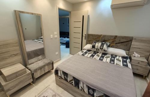 Nasr City Apartment | شقه فندقيه مفروشه في كمباوند وان قطاميه المعادي اول استخدام