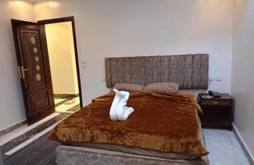 Al Duqqi Hotel | فندق كايرو زد-cairo zed hotel