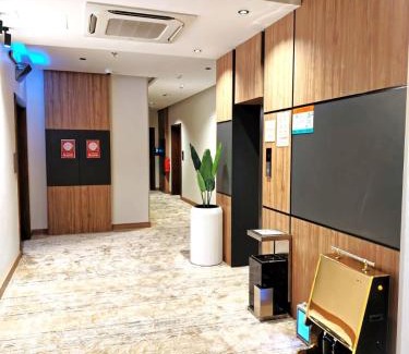 Haql Hotel | فندق وايت سيزون