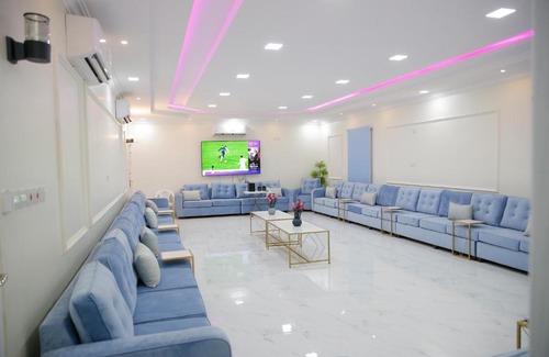 Al Hofuf Villa | فيلا الورود