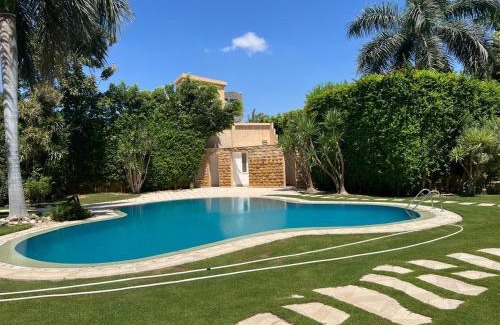 Mobarak City Villa | فيلا قصر الهنا الكينج مريوط