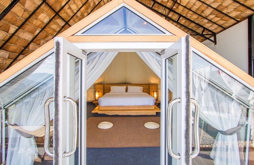 Mae Taeng Bed & Breakfast | ที่พักพูวิลล่าสวนตัวกลางเขาอ่างแช่น้ำอุ่นกลางสระวิวภูเขาทะเลหมอก ที่จอดรถสวนตัว