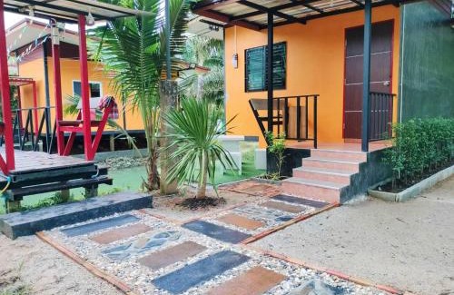 Sichon Resort | บ้านต้นตาล ไอ้ไข่เด็กวัดเจดีย์ รีสอร์ต