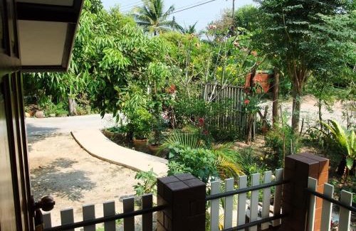 Klaeng House | บ้านสวนบรรจงอักษร Bansuan Banjong Akkson