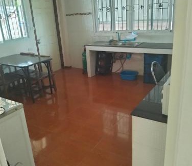 Tha Sut House | บ้านสวนสบายใจโฮมสเตย์ ใกล้มหาวิทยาลัยแม่ฟ้าหลวง 3ห้องนอน ห่างถนน 2 กิโล