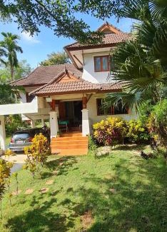 Thung Yai House | บ้านเขียมเลียบคลอง โฮมสเตย์