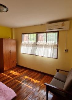 Thung Yai House | บ้านเขียมเลียบคลอง โฮมสเตย์