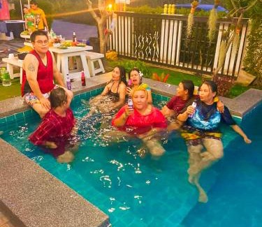 Hua Hin Villa | บ้านแฟมิลี่ ปาร์ตี้ พูลวิลล่า หัวหิน ใกล้เซเว่น 3ห้องนอน รองรับ 6-15 คน