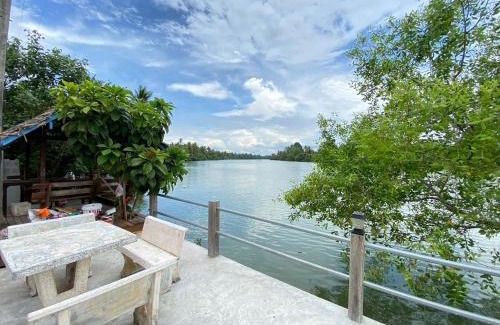 Bang Kung House | บ้านใบไม้โฮมสเตย์แอนด์รีสอร์ท