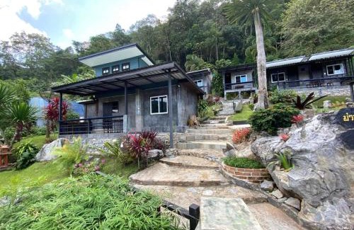 Wiang Kaen House | ม่านฟ้าฮิลล์ ภูชี้ฟ้า