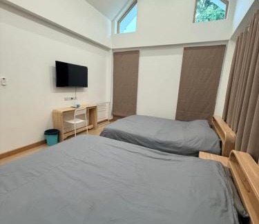 Saen Suk Villa | วันบางแสนพูลวิลล่า