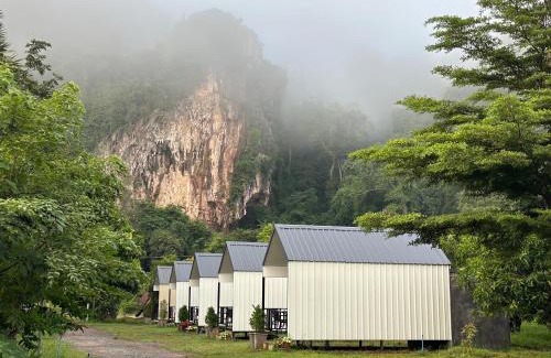 Noen Maprang Resort | อิงผาการ์เด้นวิว รีสอร์ท เนินมะปราง