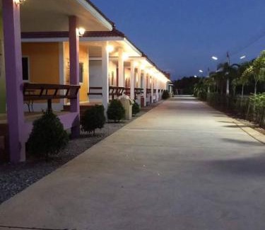 Tha Mai Hotel | เยลโล่สโตนรีสอร์ท