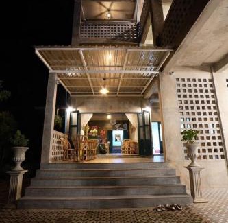 Mae Chedi Hotel | โรงแรมมีวาสนา - Me Vadsana Hotel