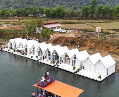 Louangphabang Boat Rental | ຈອງເຮືອນແພເມືອງເຟືອງ จองที่พักเรือแพรเมืองเฟือง