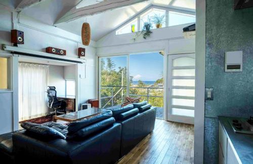 Yokosuka House | ペット可 撮影商用利用可 The Cabin Ashina 富士山と海を望むヴィンテージ平屋一棟貸し南葉山